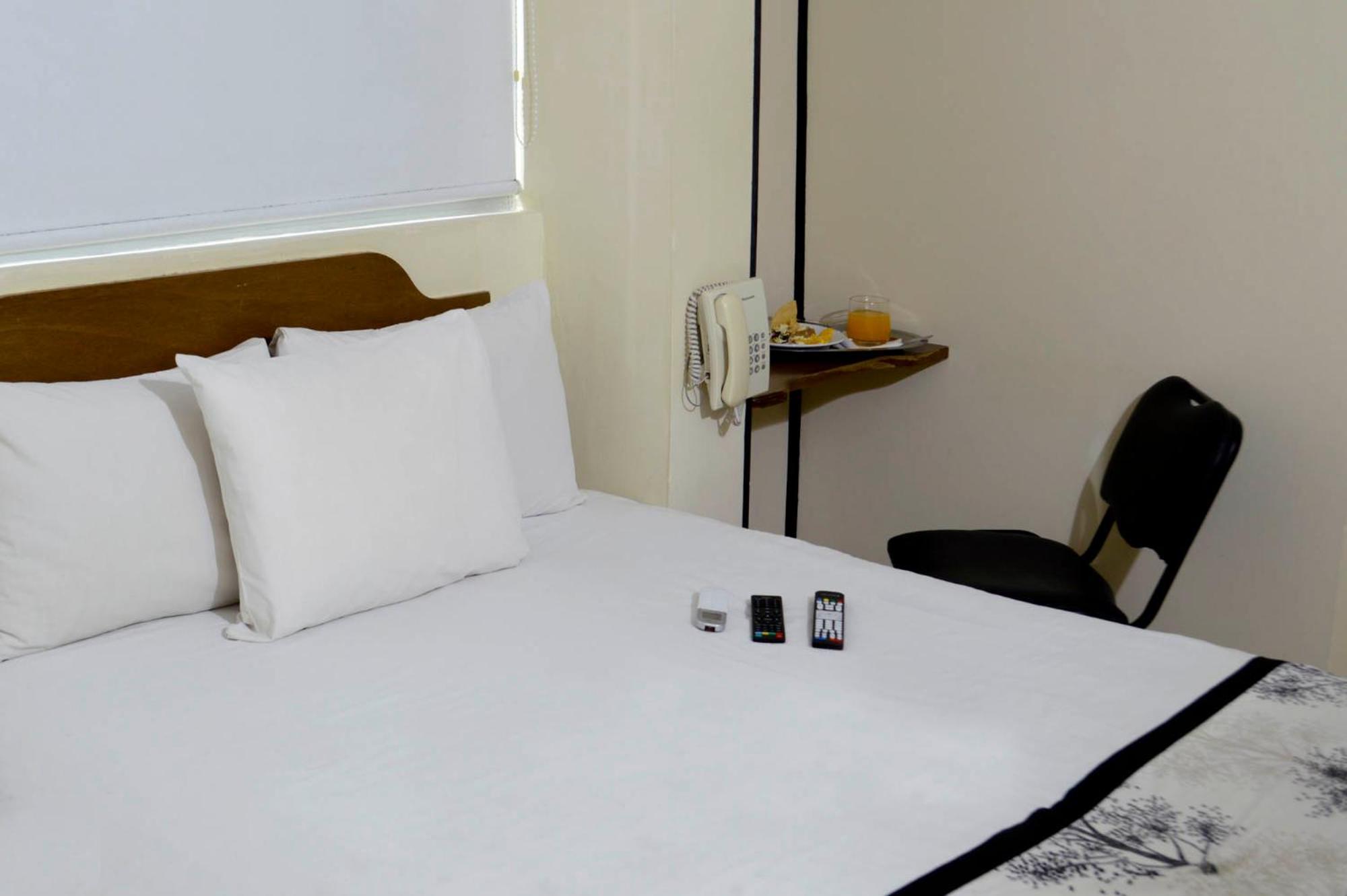 Hotel Mateos 1215 León Eksteriør billede