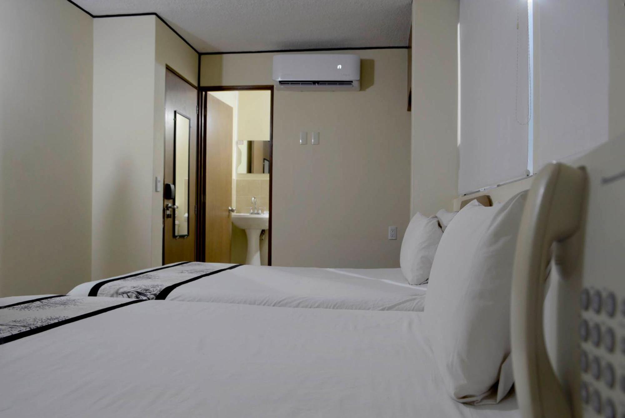 Hotel Mateos 1215 León Eksteriør billede